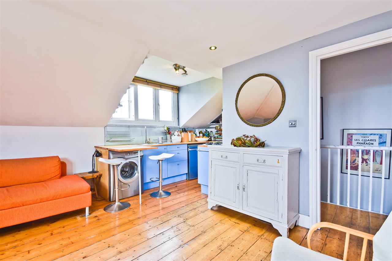 1 bed flat for sale in Lady Somerset Road 4