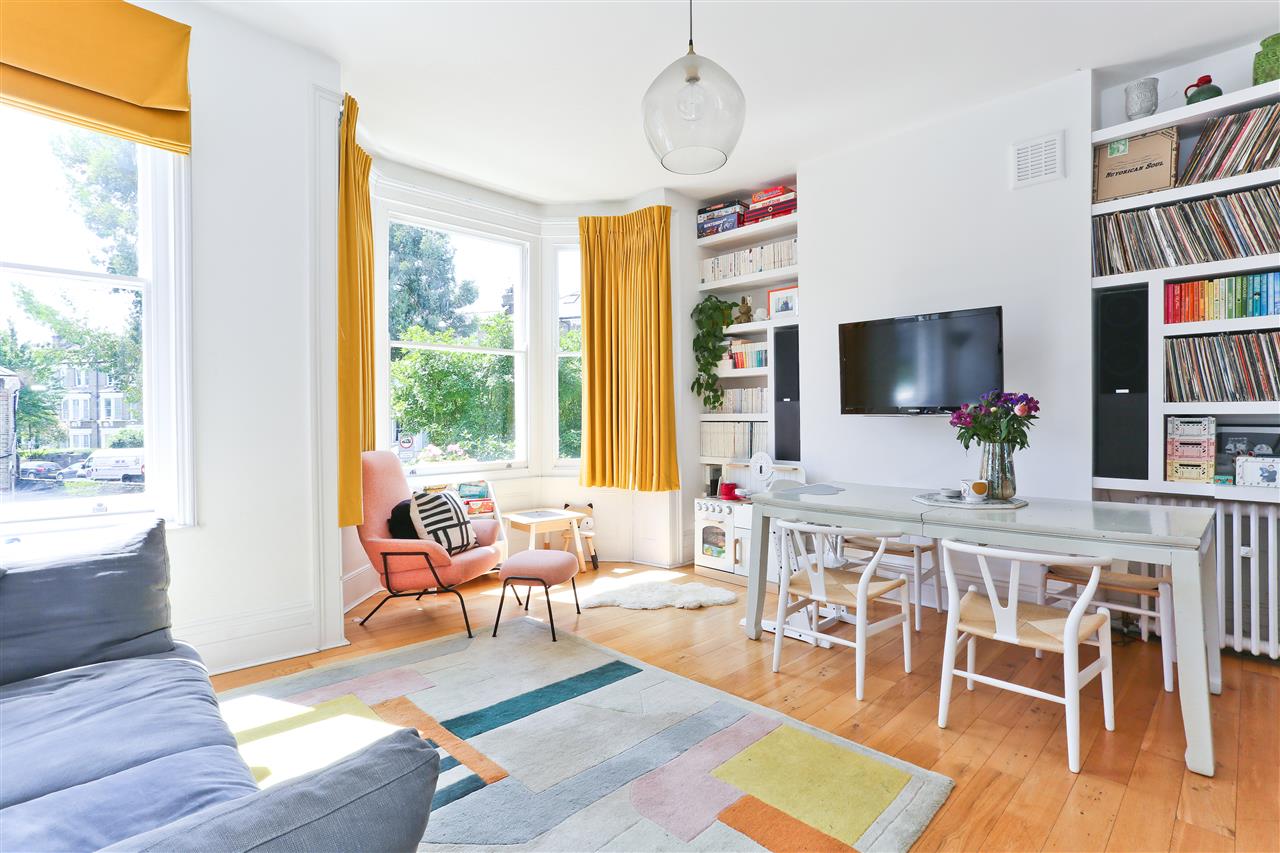 A very well presented and very spacious split level (approximately 1459 Sq Ft/136 Sq M including loft area with restricted head height) first, second and third/loft floor apartment situated in a sought after location that is within close proximity to Tufnell Park (Northern Line) underground ...