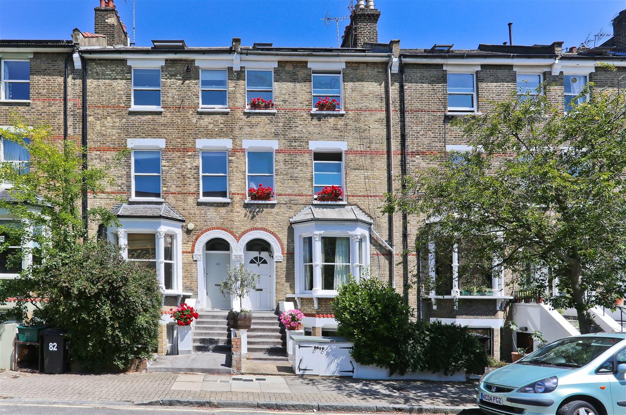 4 bed flat for sale in Huddleston Road  - Property Image 14