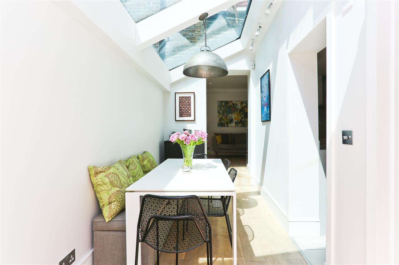1 bed flat for sale in Leighton Road 3