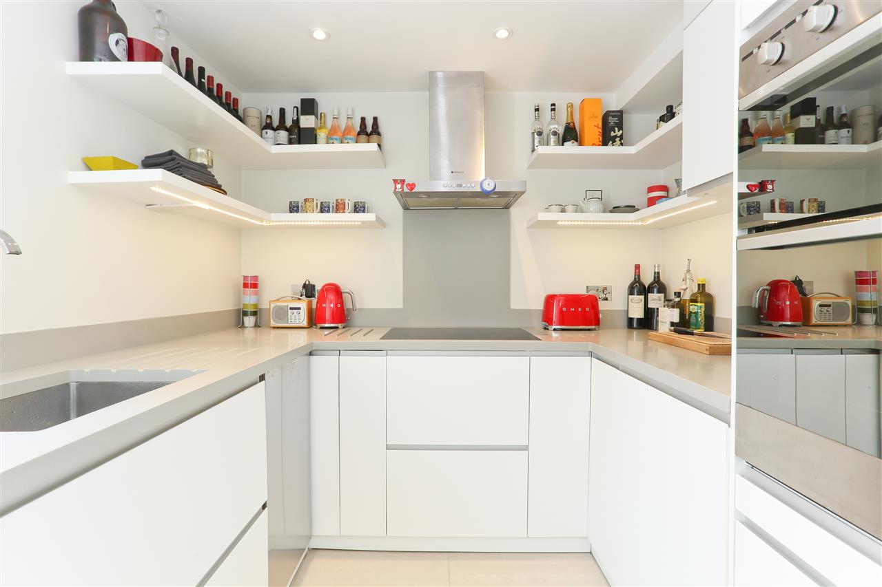 1 bed flat for sale in Leighton Road 5