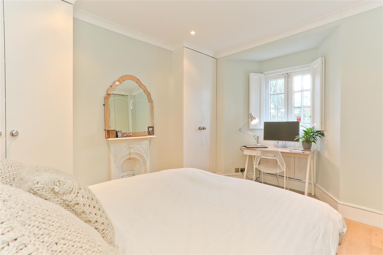 1 bed flat for sale in Leighton Road  - Property Image 9