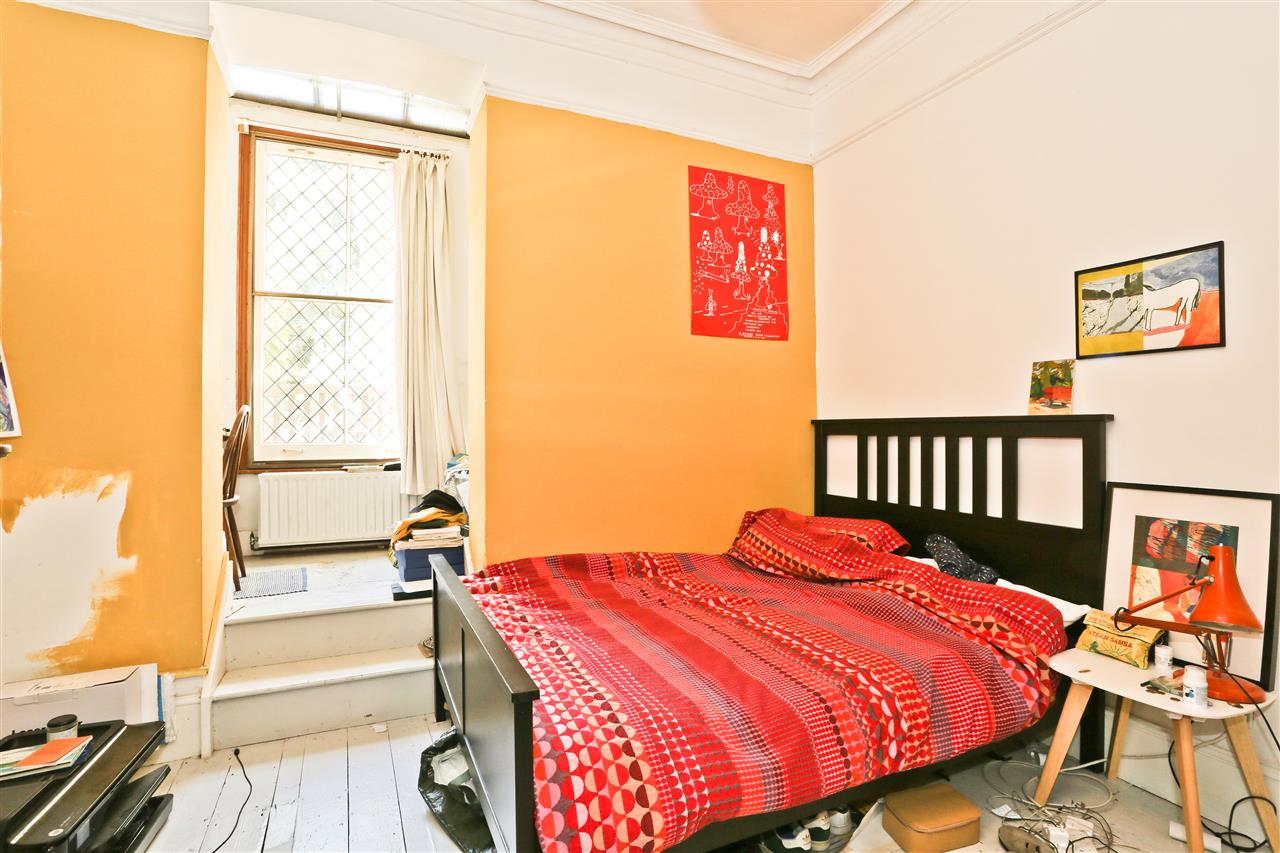 3 bed flat for sale in Brecknock Road 6