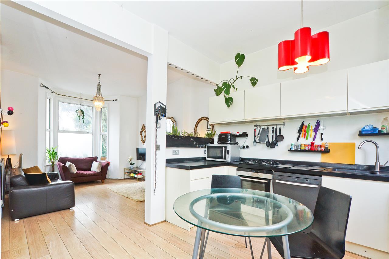 CHAIN FREE! A very well presented and spacious (approximately 767 Sq Ft/71 Sq M) split level raised ground and lower ground floor garden apartment situated in a popular location within close proximity of the popular Landseer Arms gastro pub, the green space of Whittington Park together with the ...