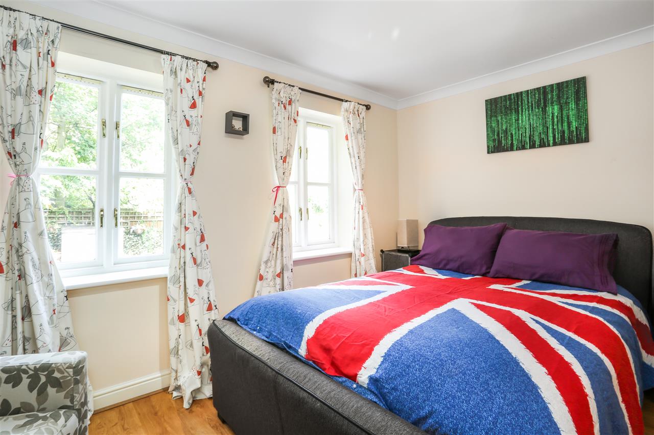 4 bed town house for sale in Goddard Place 10