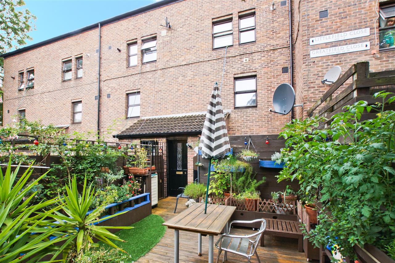 2 bed flat for sale 8