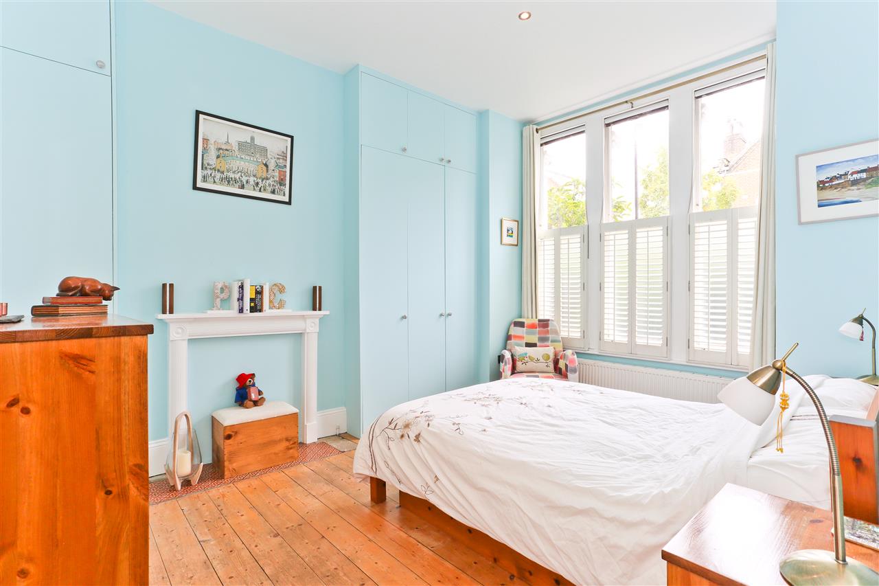 3 bed flat for sale in Yerbury Road  - Property Image 6