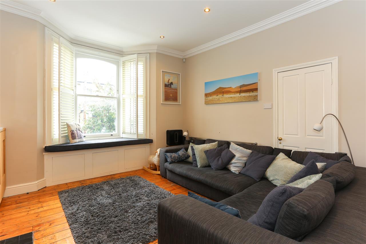 4 bed terraced house for sale in Hugo Road  - Property Image 3