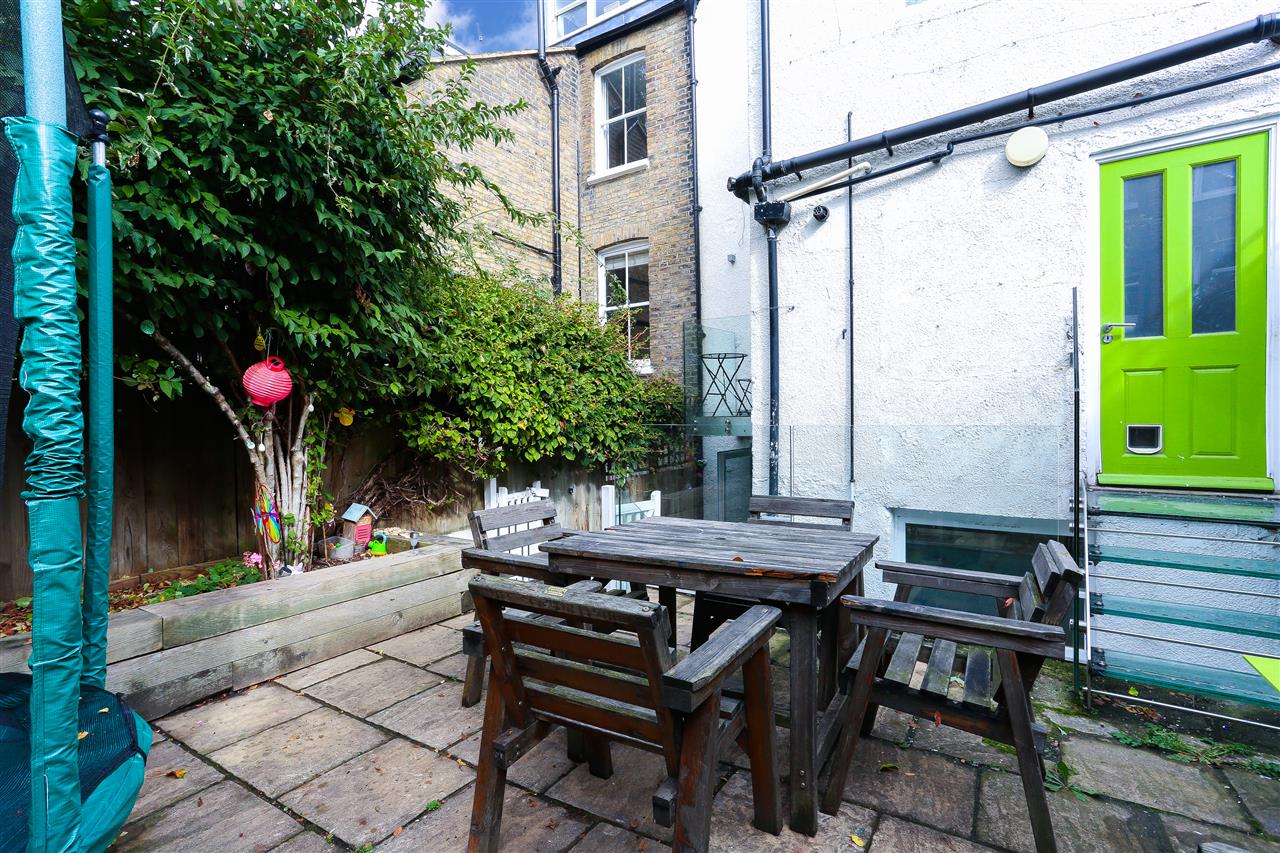 4 bed terraced house for sale in Hugo Road 17