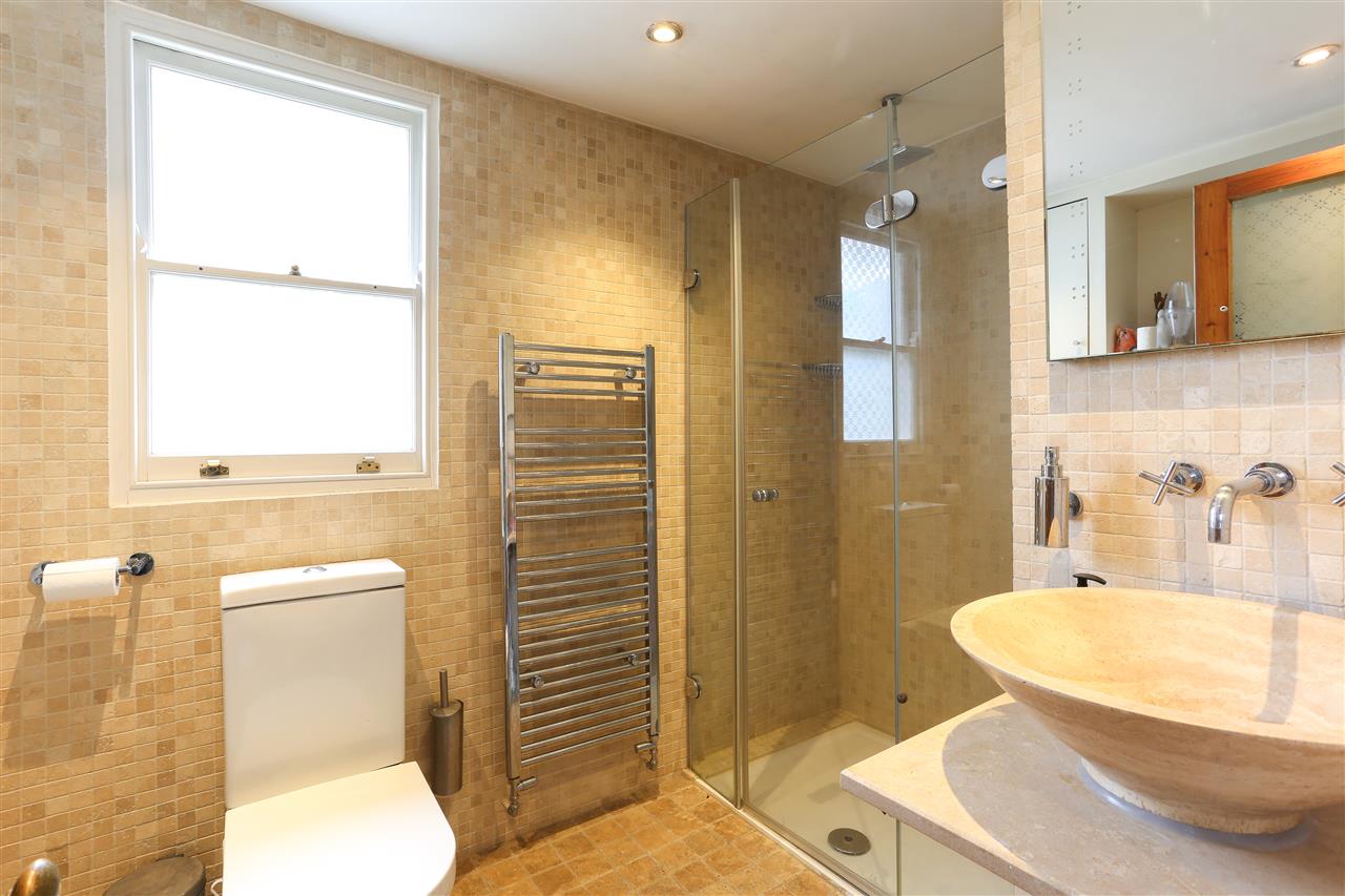 4 bed terraced house for sale in Hugo Road  - Property Image 21