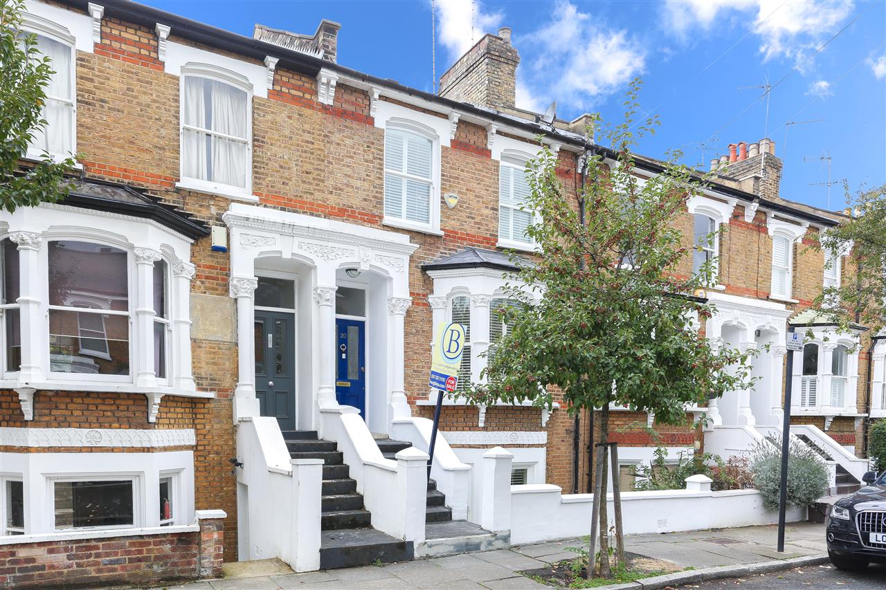 4 bed terraced house for sale in Hugo Road 22