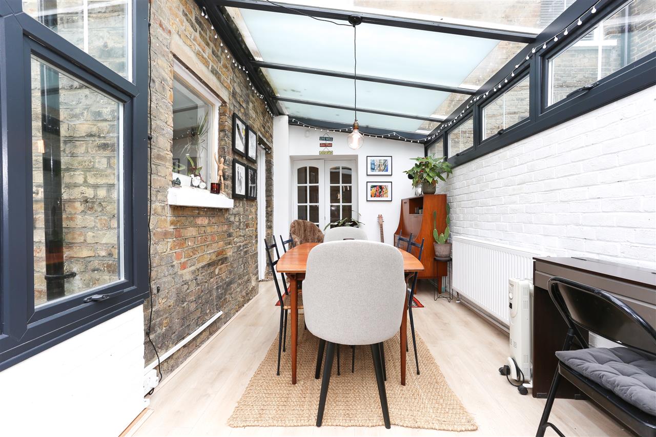 1 bed flat for sale in Tufnell Park Road 5