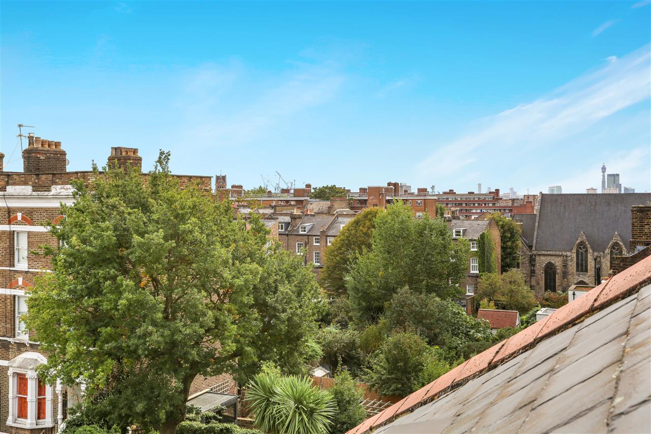 3 bed flat for sale in Lady Margaret Road 9