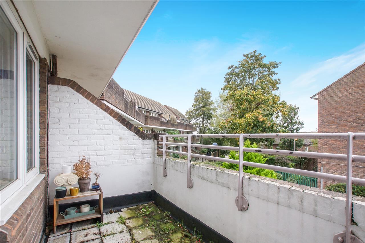 1 bed flat for sale  - Property Image 3