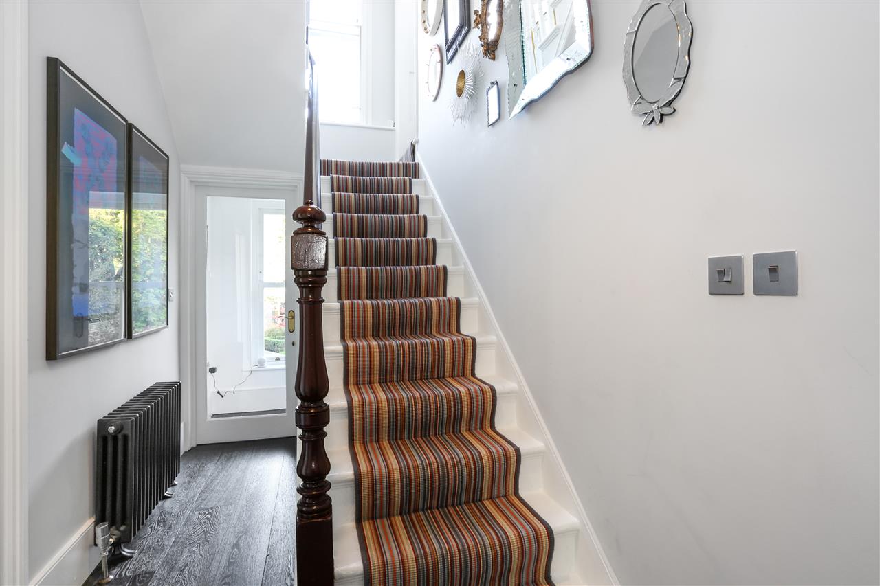5 bed terraced house for sale in St George's Avenue 16