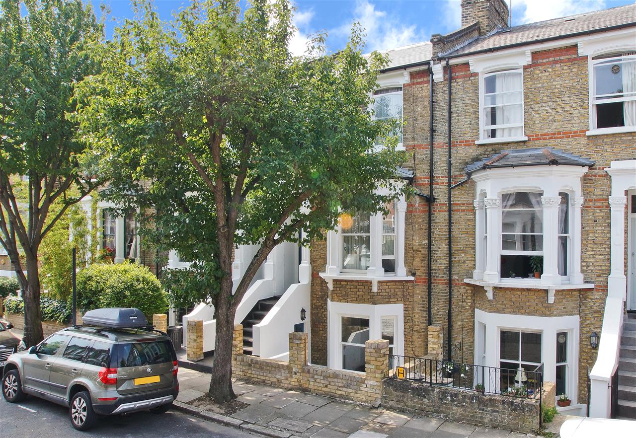 4 bed for sale in Corinne Road 3