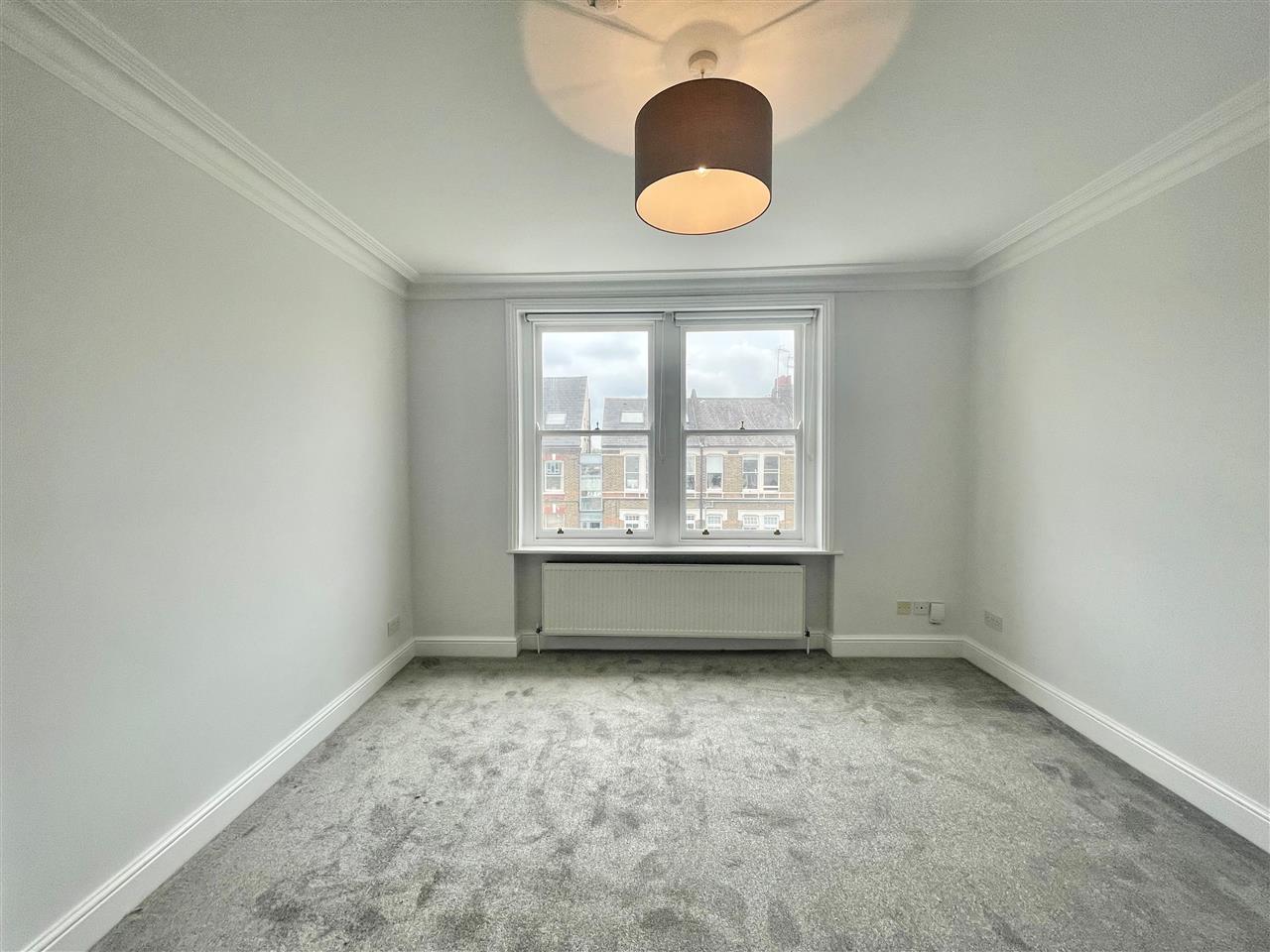 AVAILABLE IMMEDIATELY-RENT FIXED FOR 2 YEARS & WITH OPTIONAL DEPOSIT-FREE OPTION!<BR>NEWLY DECORATED AND CARPETED! A 2nd floor  UNFURNISHED apartment on the trendy Fortess Road, Kentish Town NW5. The accommodation comprises of one bedroom, reception room, separate equipped kitchen and bathroom. ...