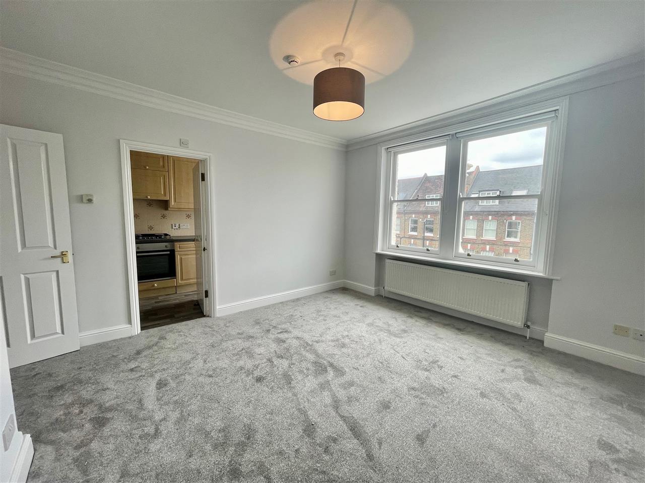 1 bed flat to rent in Fortess Road 5