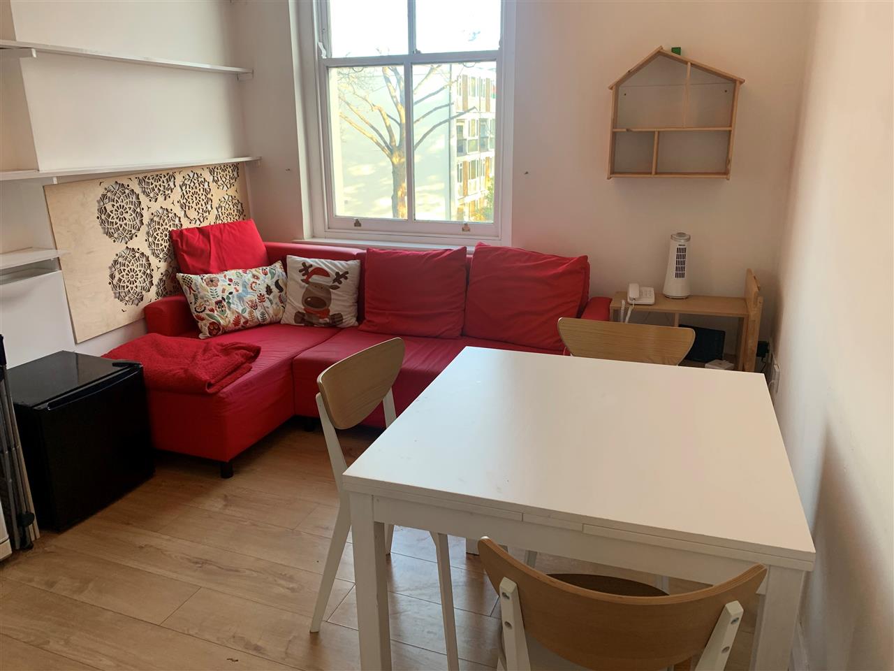 AVAILABLE FROM 23RD MARCH 2023! A conveniently located FURNISHED apartment on the first floor of an imposing period building behind secure electronic gates. The accommodation comprises of an open plan reception/equipped kitchen, two bedrooms (one double/one large single) and shower room. ...