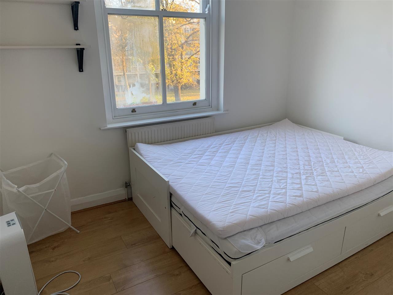 2 bed flat to rent in Camden Road 1