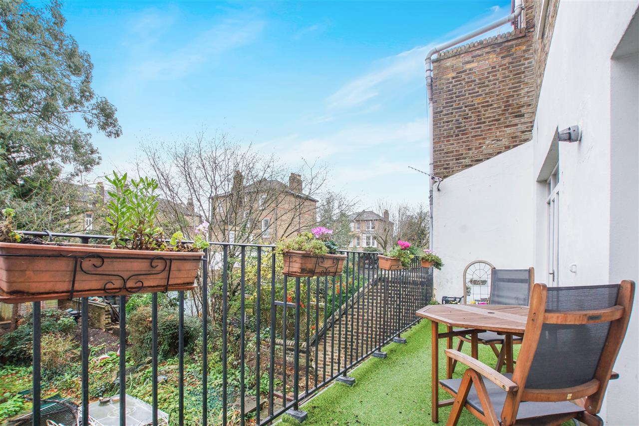 1 bed flat for sale in Tufnell Park Road 13