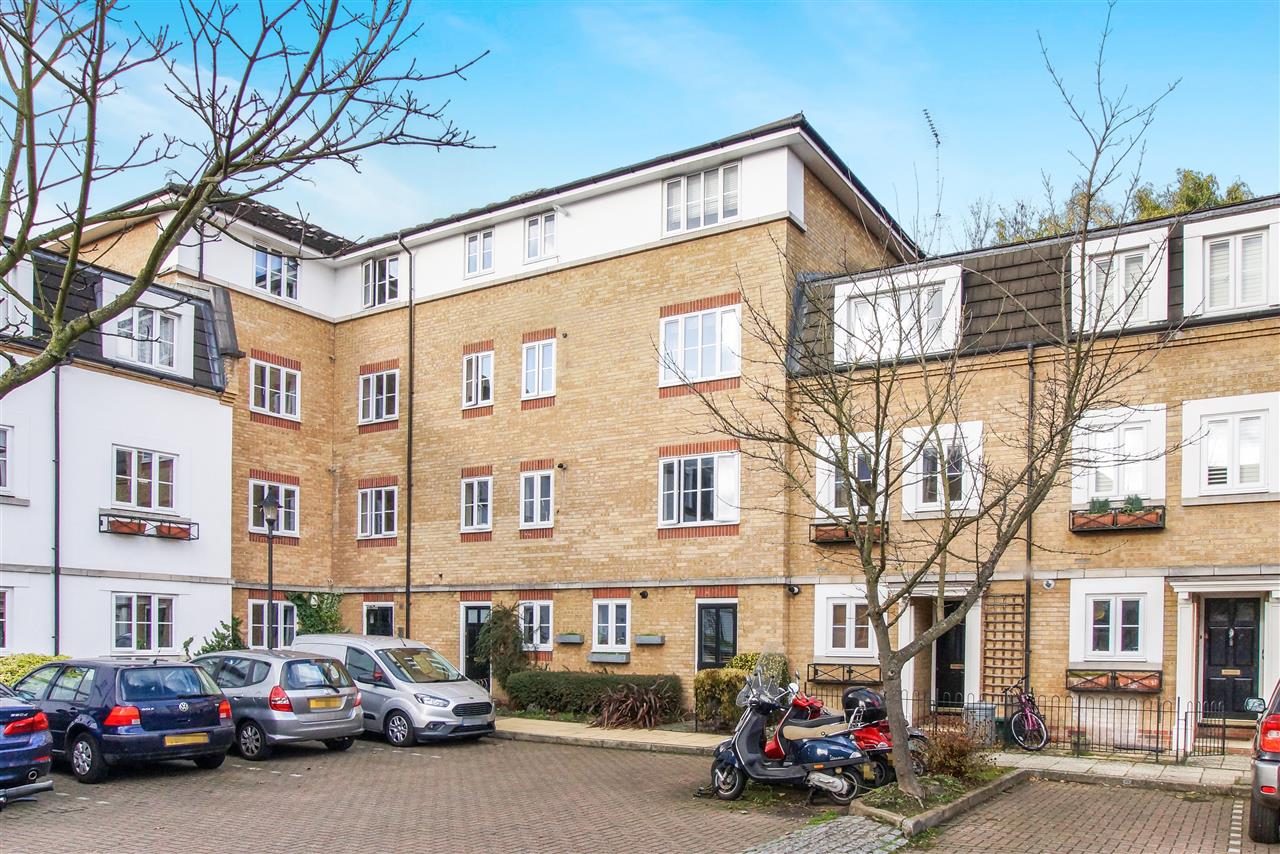 2 bed flat for sale in Goddard Place 1