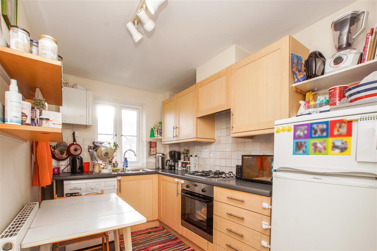 2 bed flat for sale in Goddard Place  - Property Image 5