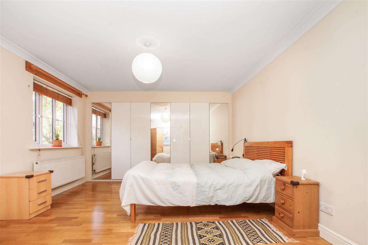 2 bed flat for sale in Goddard Place  - Property Image 8
