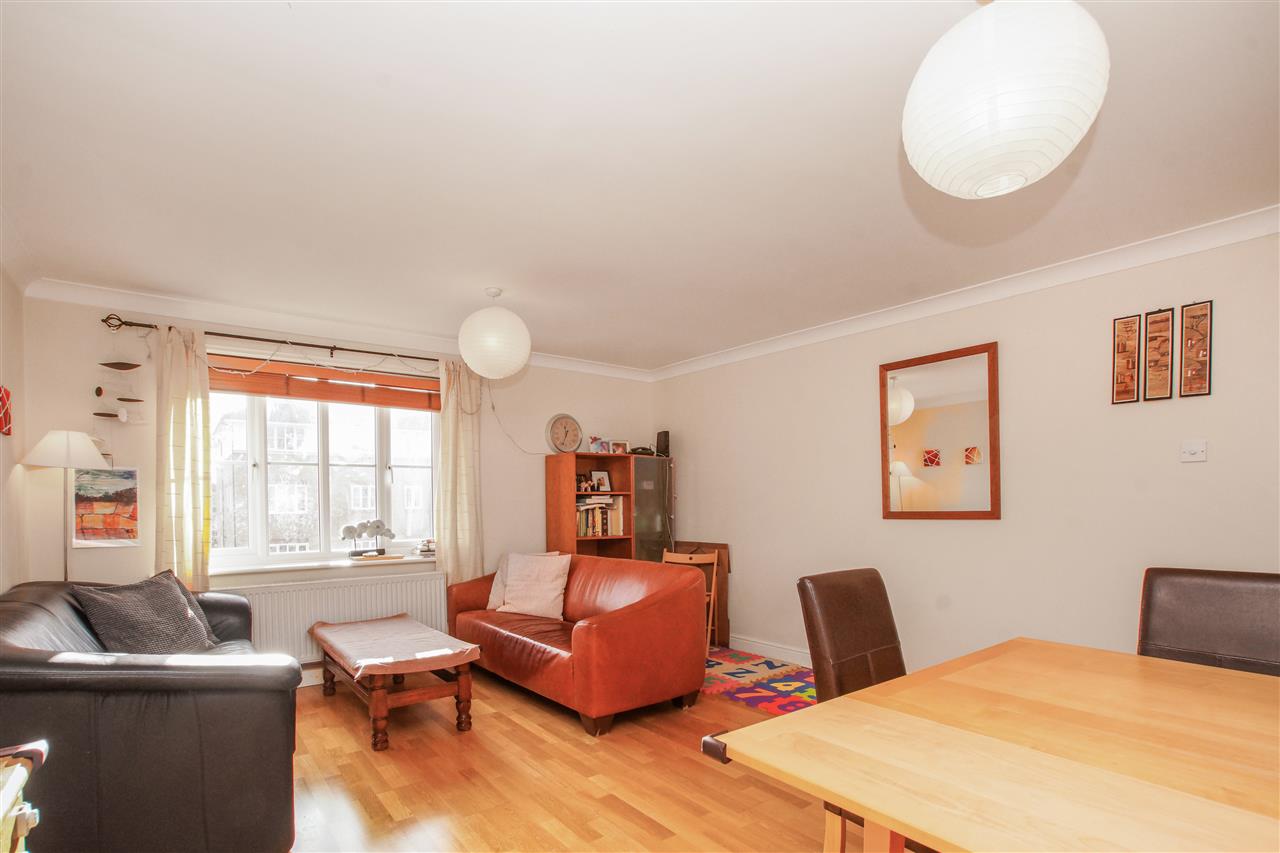 2 bed flat for sale in Goddard Place 10