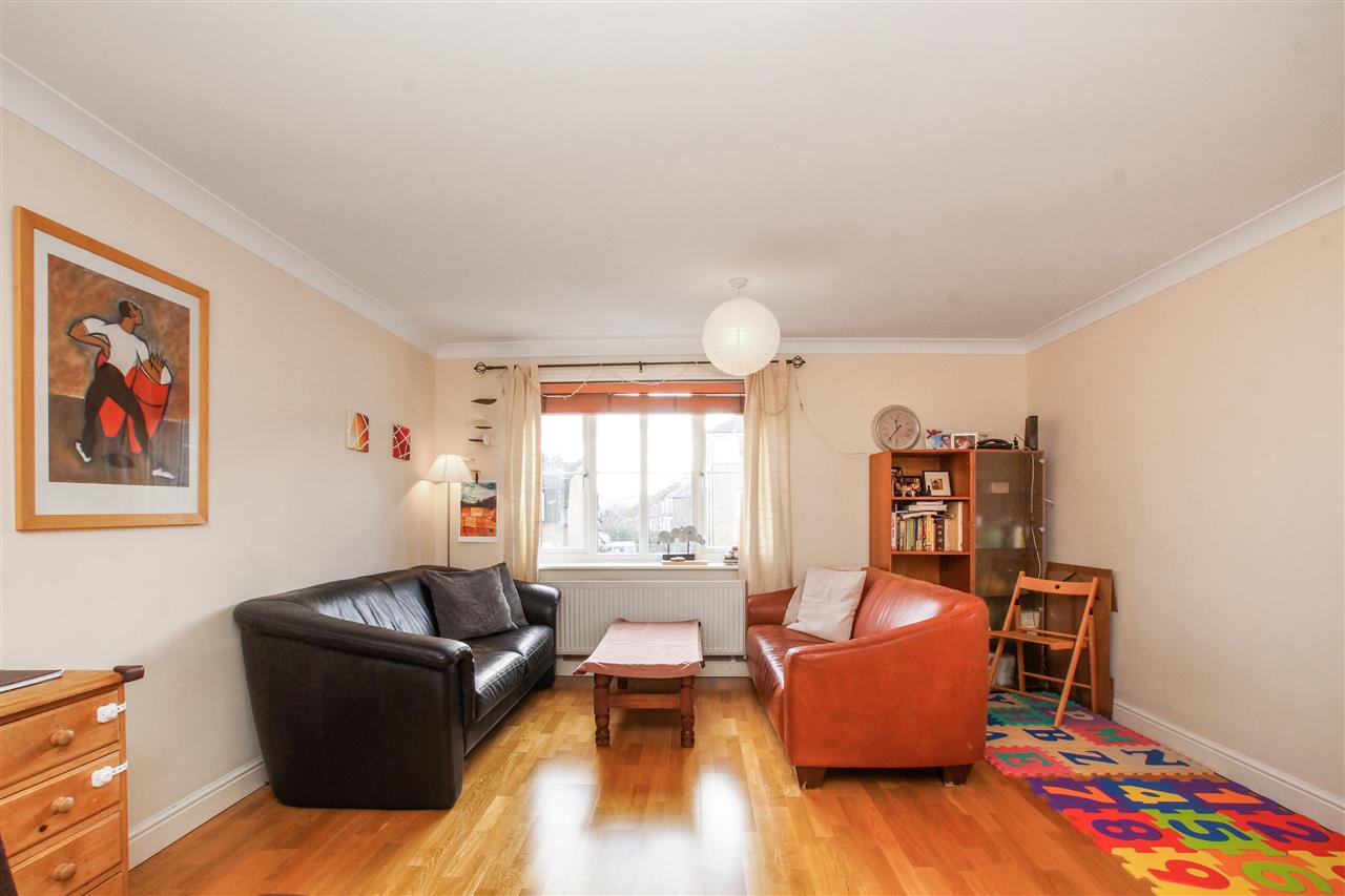 2 bed flat for sale in Goddard Place  - Property Image 13