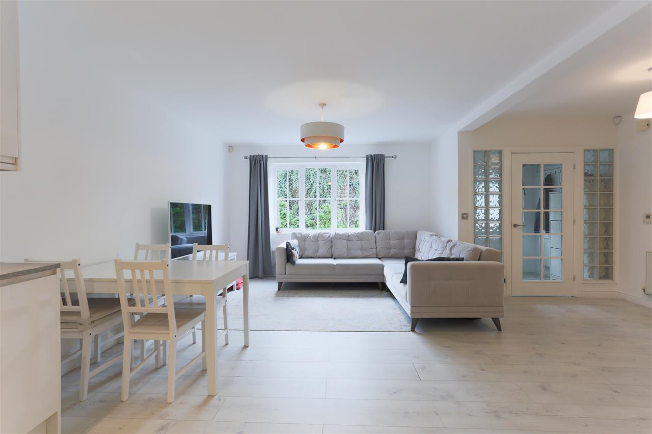 CHAIN FREE! A very well presented and spacious (approximately 869 Sq Ft / 81 Sq M) end of terrace two storey house situated in a sought after modern gated development that is within close proximity to the multiple shopping and transport facilities of Holloway Road including Archway Northern ...