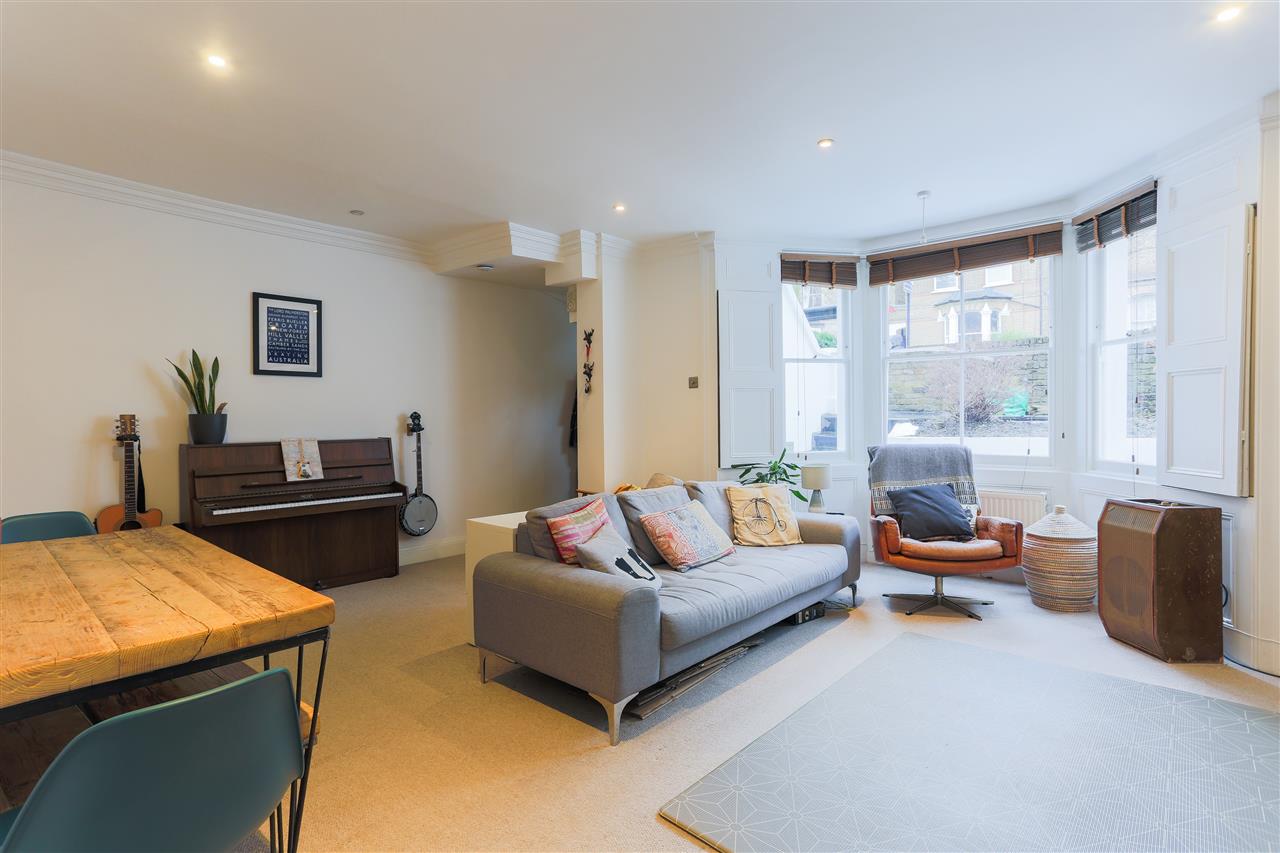 2 bed flat for sale in Tufnell Park Road  - Property Image 1