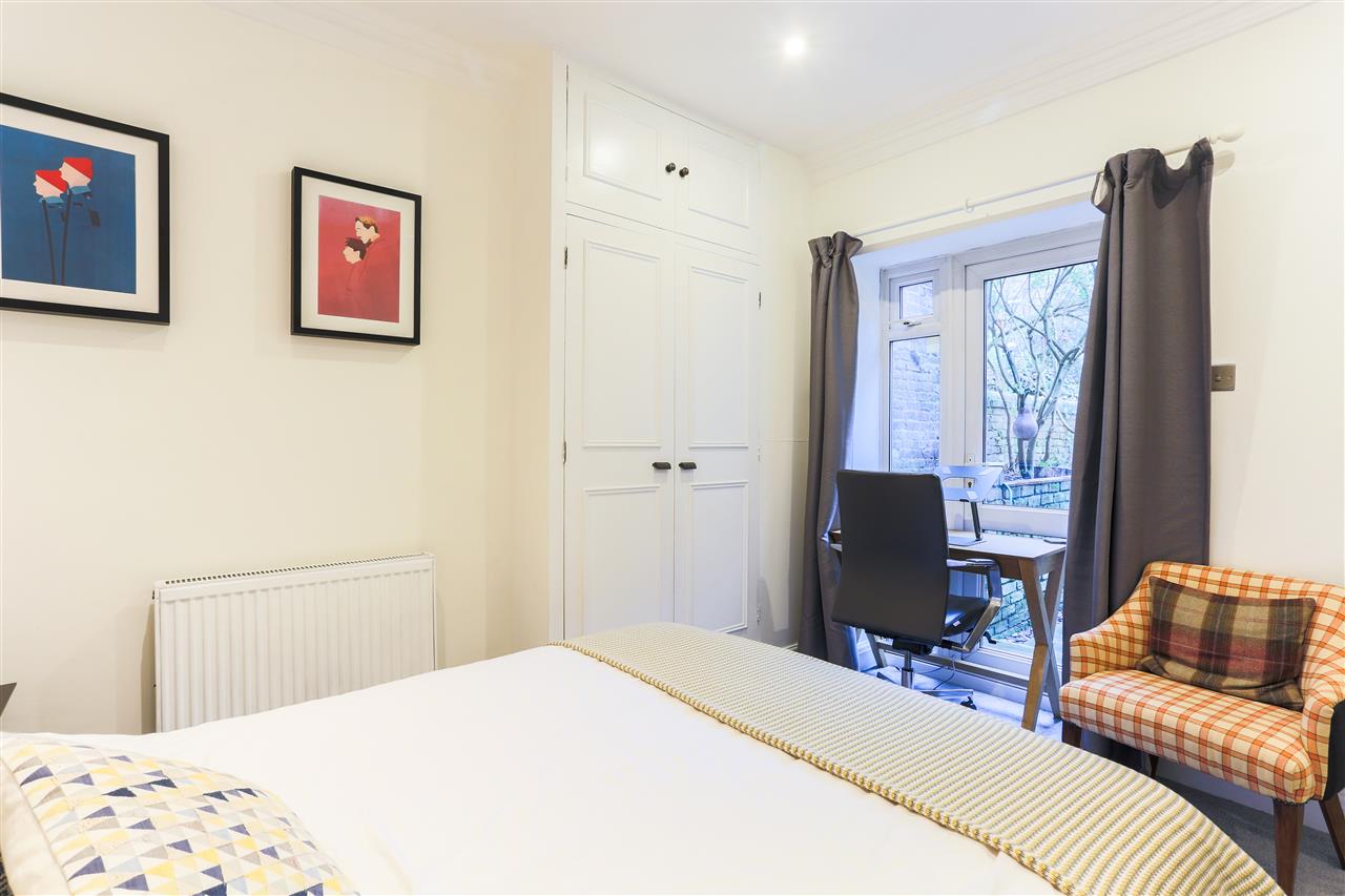 2 bed flat for sale in Tufnell Park Road 4