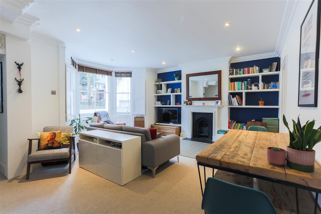 2 bed flat for sale in Tufnell Park Road  - Property Image 8