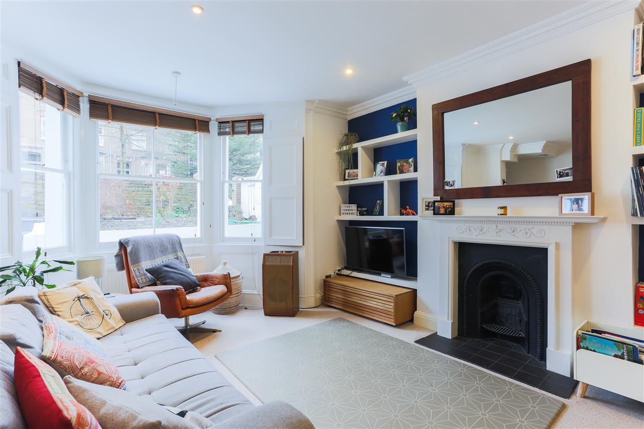 2 bed flat for sale in Tufnell Park Road 8