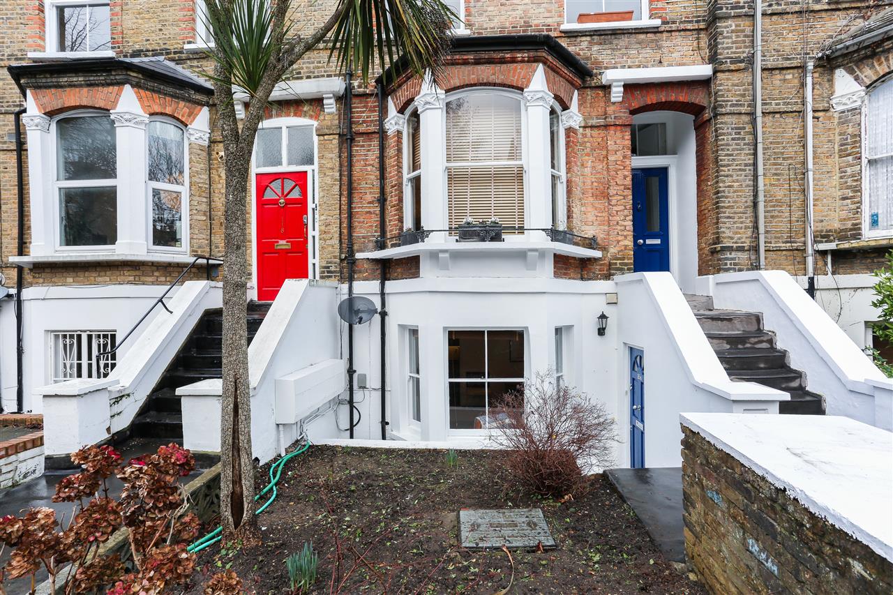 2 bed flat for sale in Tufnell Park Road 11