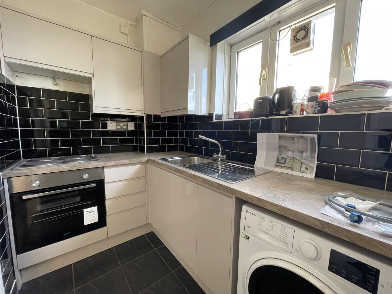 3 bed flat to rent in Stanhope Street 1