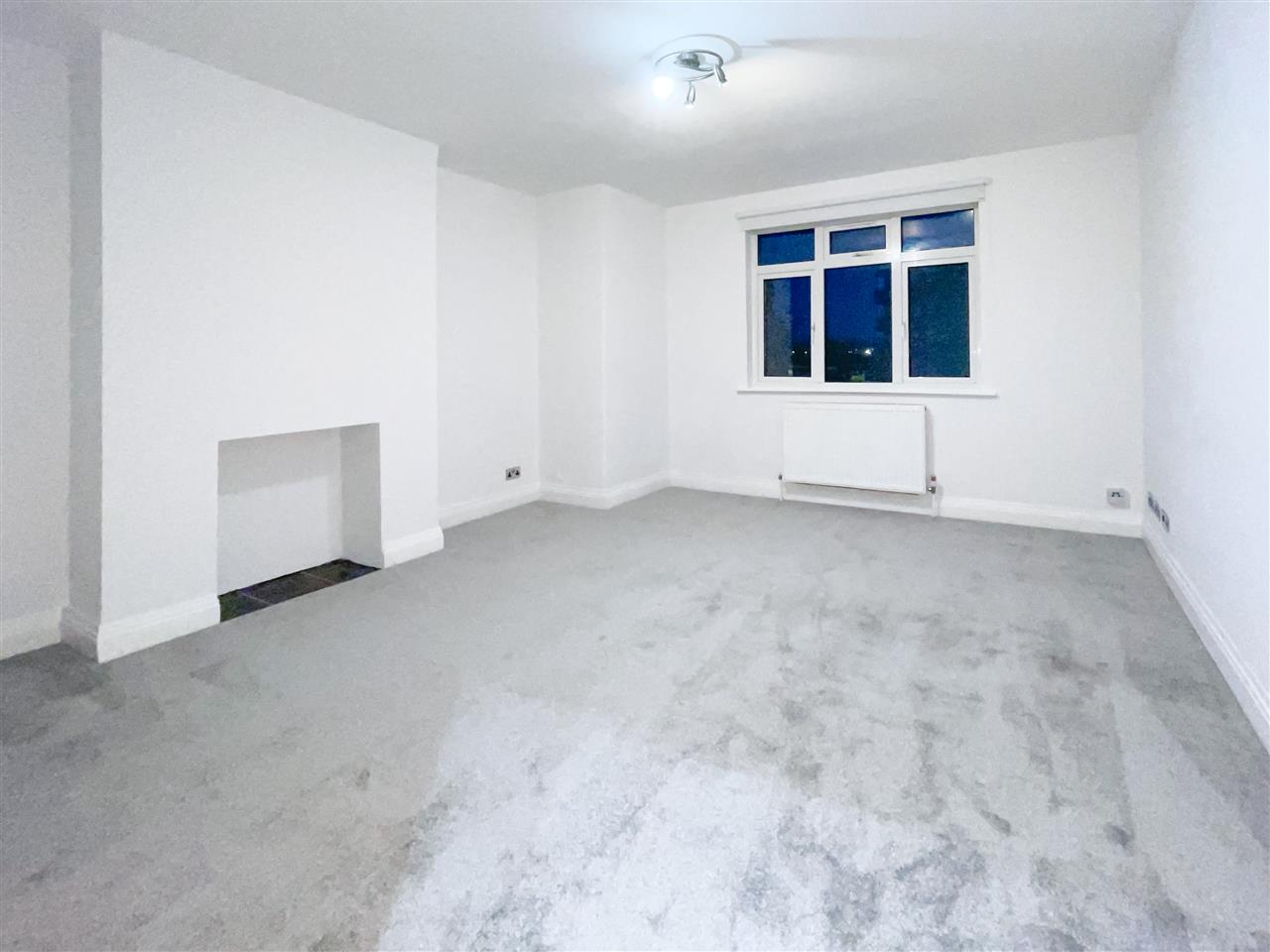 3 bed flat to rent in Waterfall Road  - Property Image 2