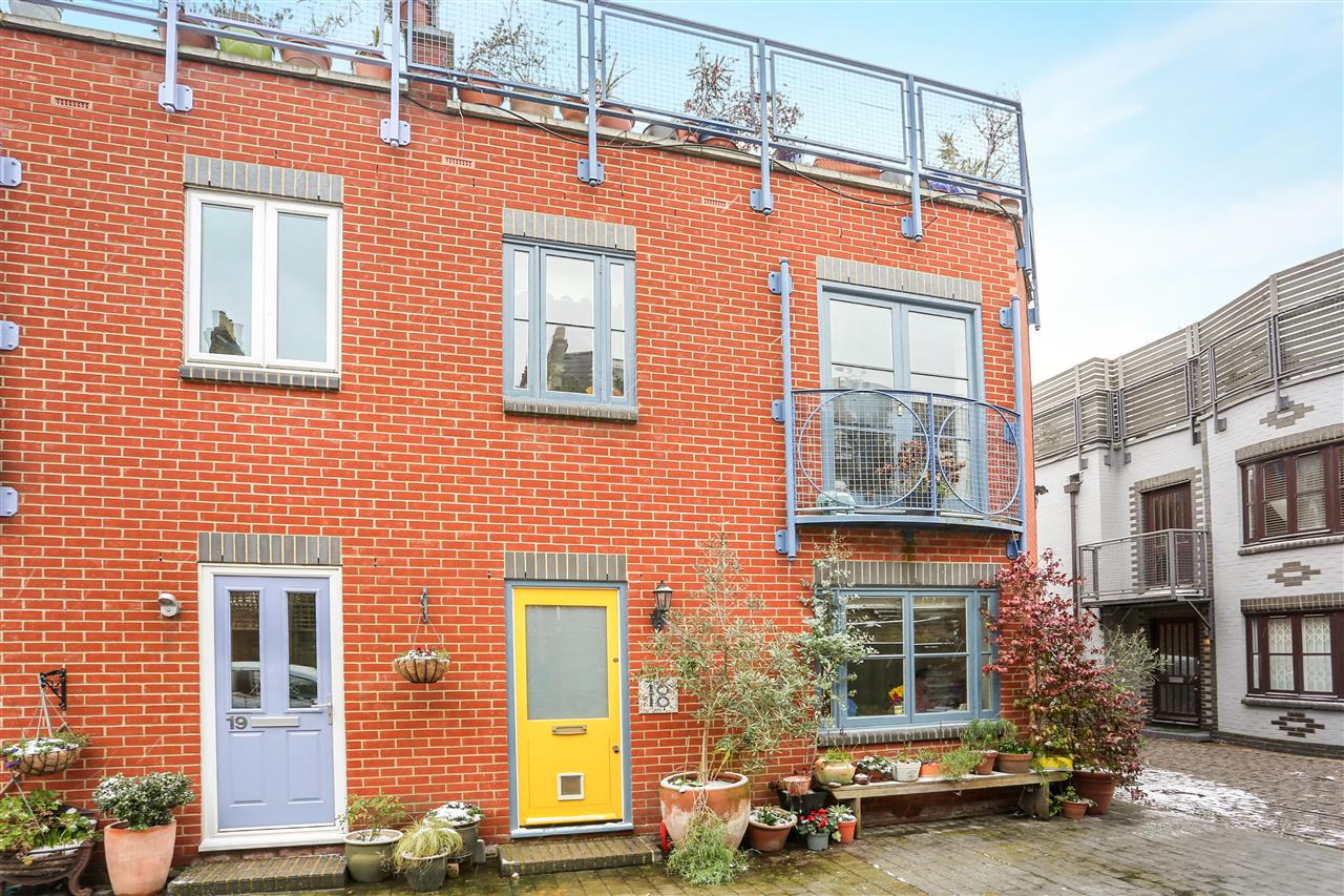 3 bed mews house for sale 1