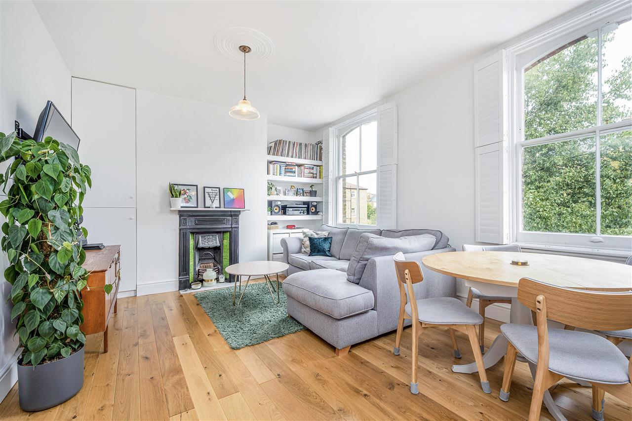 1 bed flat to rent in Tufnell Park Road 2