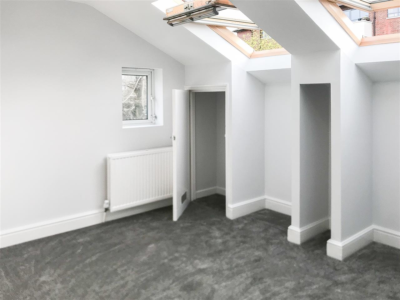 AVAILABLE IMMEDIATELY-RENT FIXED FOR 2 YEARS & WITH OPTIONAL DEPOSIT-FREE OPTION! A Newly decorated third Floor (top) UNFURNISHED flat in a popular tree lined turning close to the amenities and services of Tufnell Park including Tufnell Park Underground Station (Zone 2-Northern Line), Tufnell ...