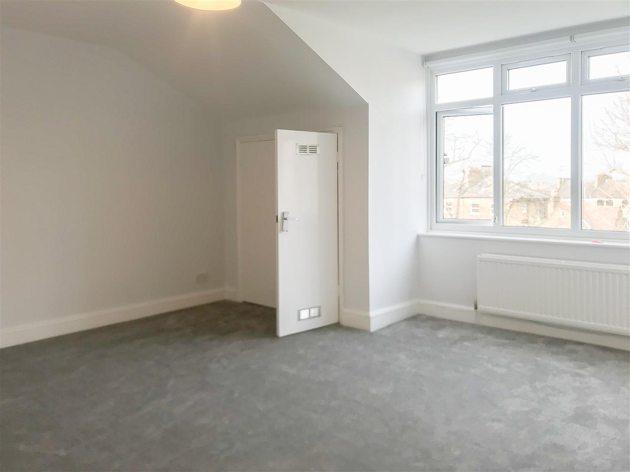 1 bed flat to rent in Pleshey Road 5