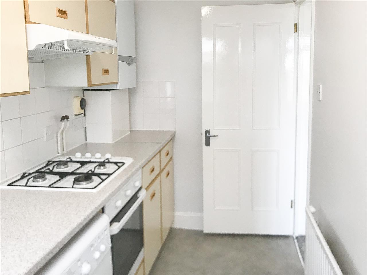 1 bed flat to rent in Pleshey Road 6