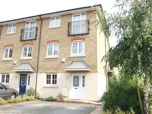 AVAILABLE NOW. A well presented and spacious three storey end of terrace town house situated on a sought after modern gated private development that is within close proximity to the multiple shopping and transport facilities of Holloway Road including Archway Northern Line underground station ...