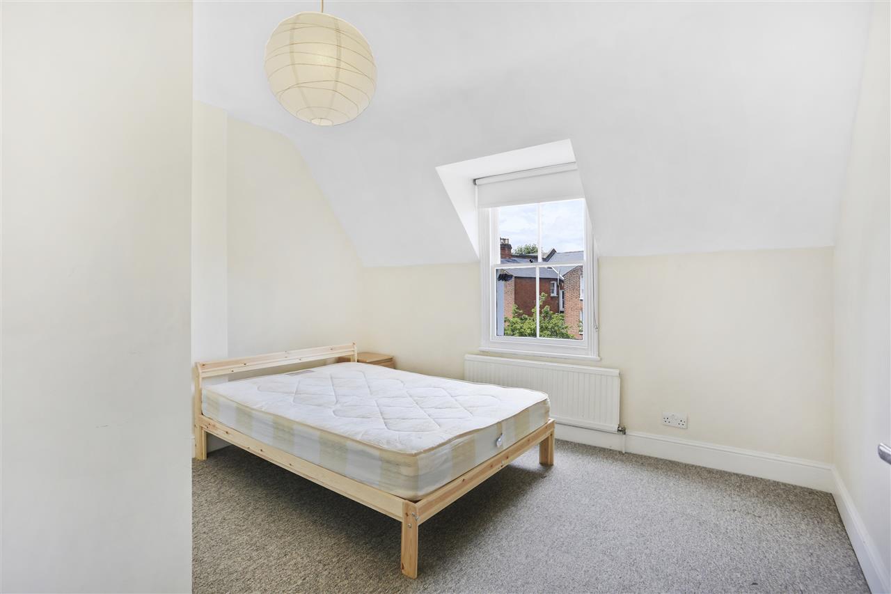 3 bed flat to rent in Mount View Road  - Property Image 14