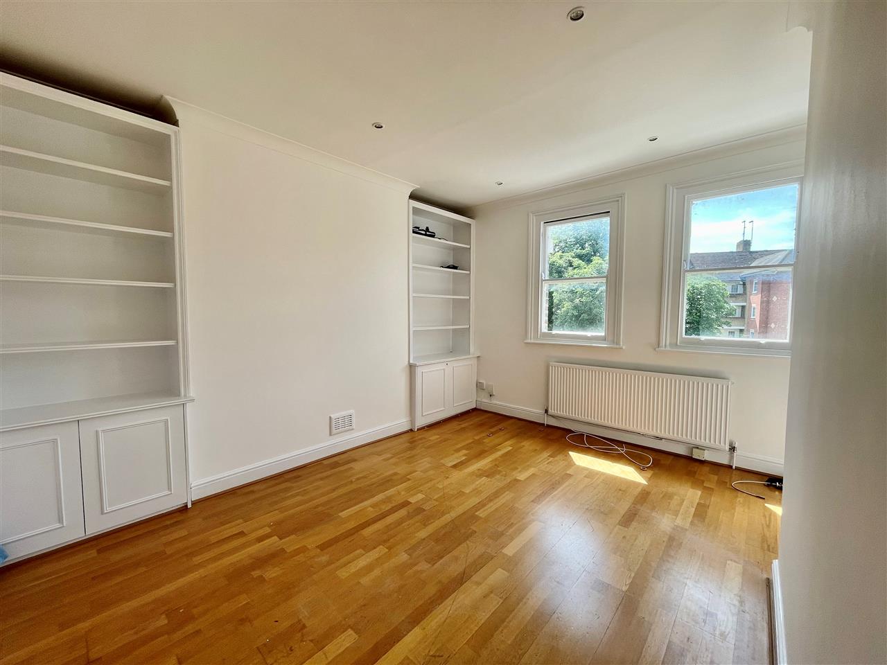 2 bed flat to rent in Tufnell Park Road 1