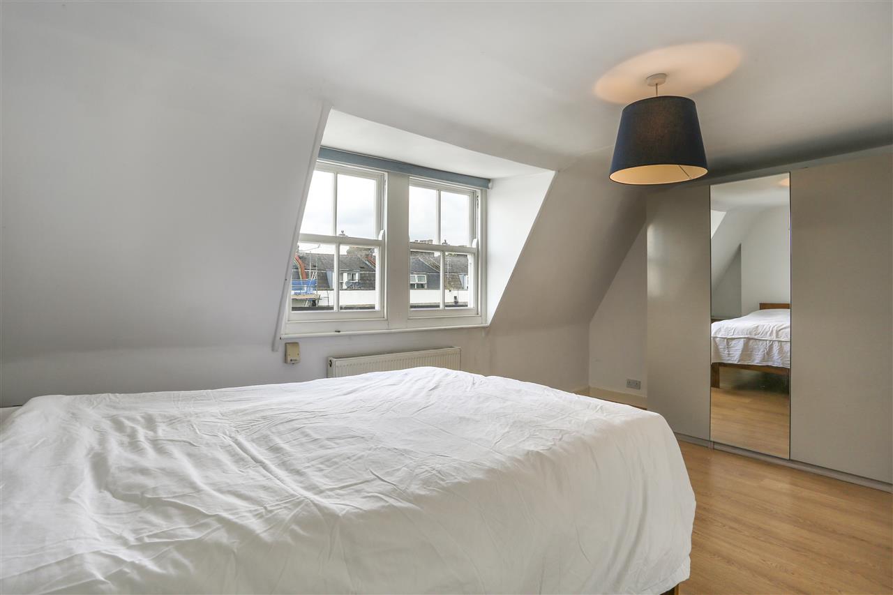 2 bed flat for sale in Arthur Road  - Property Image 9