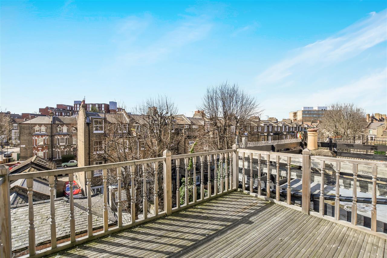 3 bed flat for sale in Tabley Road  - Property Image 9