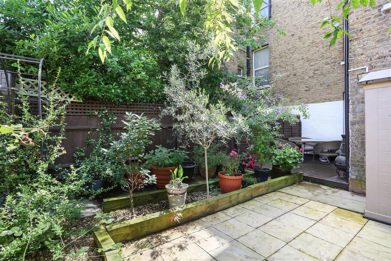 1 bed flat for sale in Tufnell Park Road  - Property Image 10