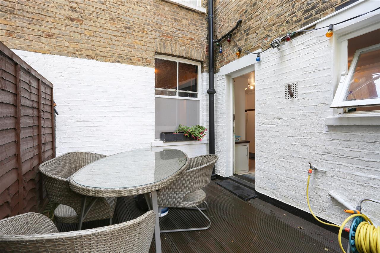 1 bed flat for sale in Tufnell Park Road 10